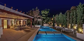 Villa in Milna for 10 Guests with Heated Pool