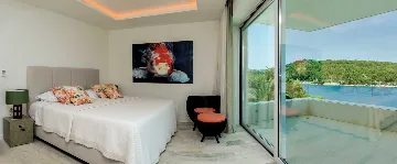 Sumartin 6-Bedroom Villa for Up to 12 Guests