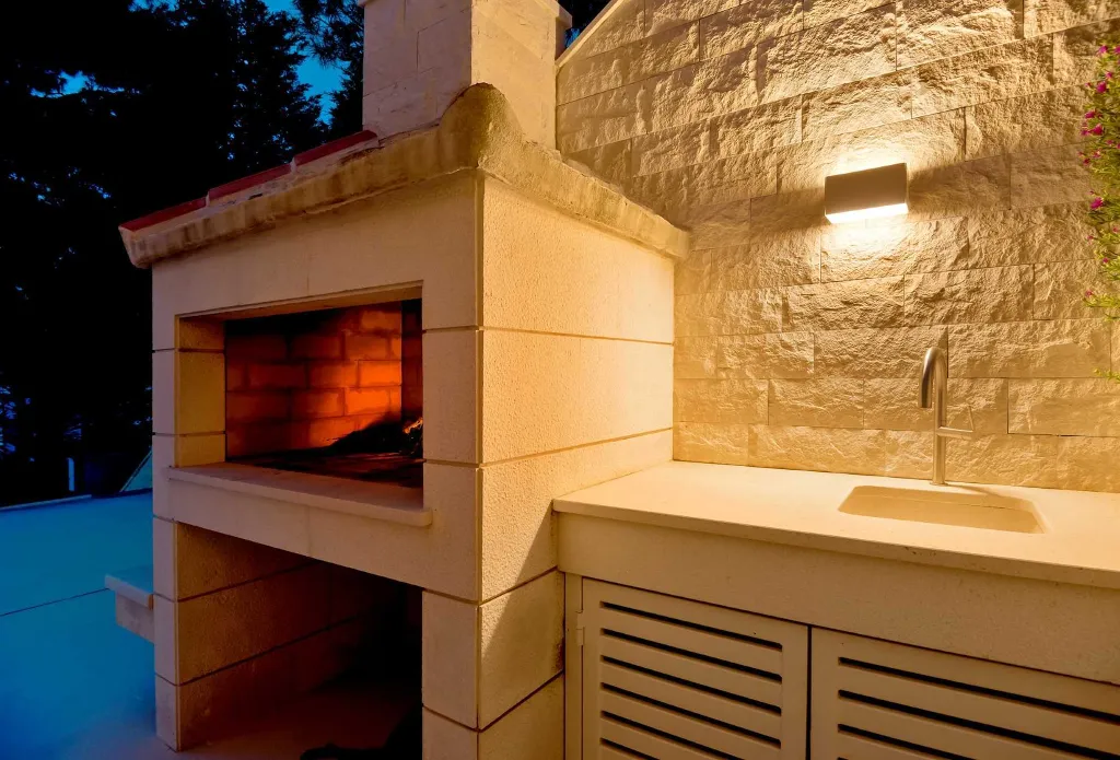 Sumartin 6-Bedroom Villa for Up to 12 Guests