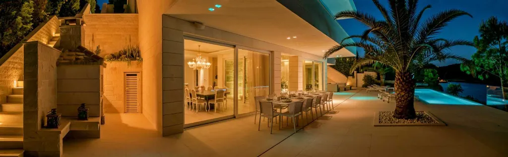 Sumartin 6-Bedroom Villa for Up to 12 Guests