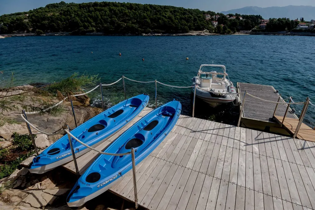 Sumartin 6-Bedroom Villa for Up to 12 Guests