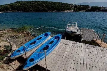 Sumartin 6-Bedroom Villa for Up to 12 Guests