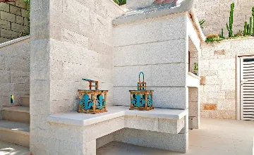 Sumartin 6-Bedroom Villa for Up to 12 Guests