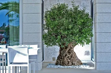 Sumartin 6-Bedroom Villa for Up to 12 Guests