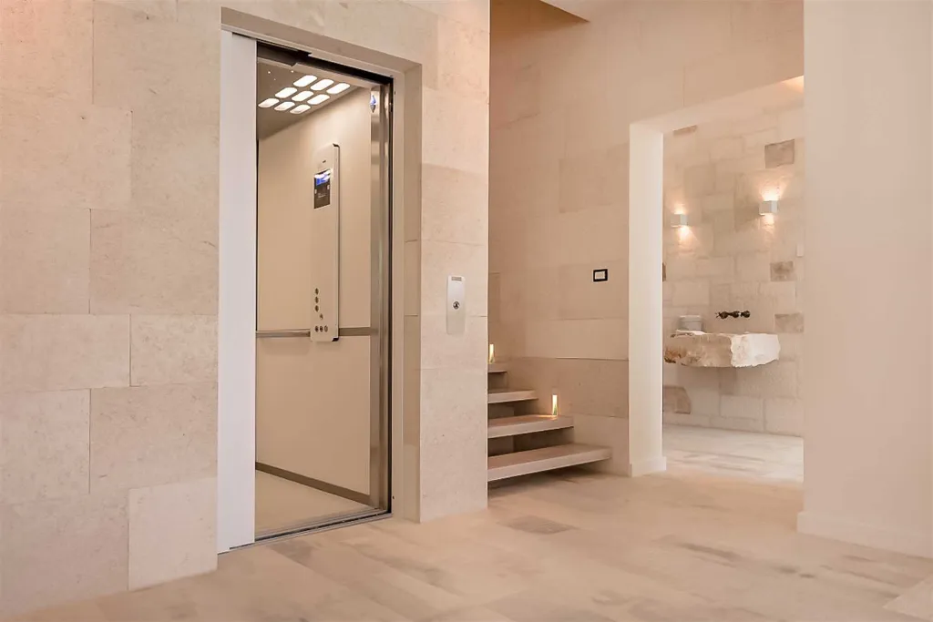 Sumartin 6-Bedroom Villa for Up to 12 Guests