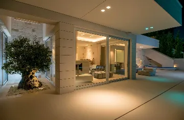 Sumartin 6-Bedroom Villa for Up to 12 Guests