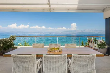 3-Bedroom Villa in Sutivan with Heated Pool