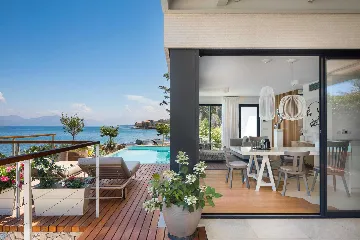 3-Bedroom Villa in Sutivan with Heated Pool