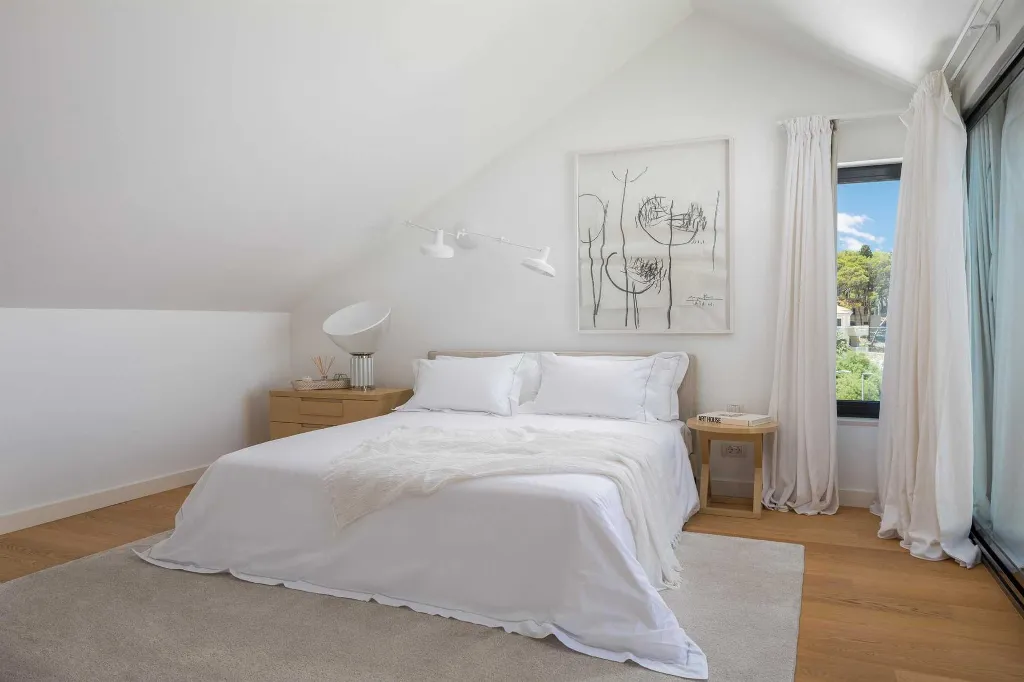 3-Bedroom Villa in Sutivan with Heated Pool