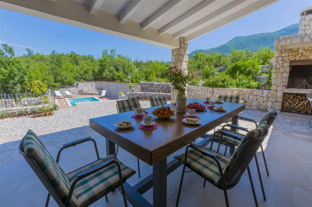3-Bedroom Villa in Vrgorac with Heated Pool