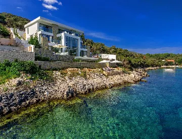 Korčula Seafront Villa for 8 with Infinity Pool