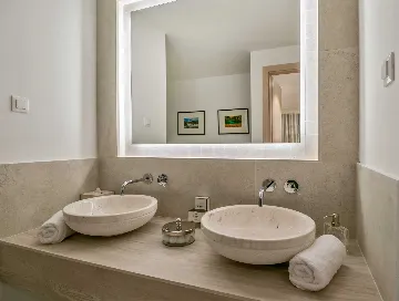 Korčula Seafront Villa for 8 with Infinity Pool