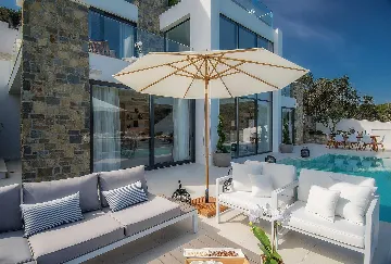 Korčula Seafront Villa for 8 with Infinity Pool