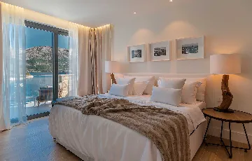 Korčula Seafront Villa for 8 with Infinity Pool