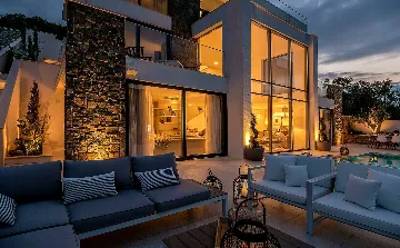 Korčula Seafront Villa for 8 with Infinity Pool