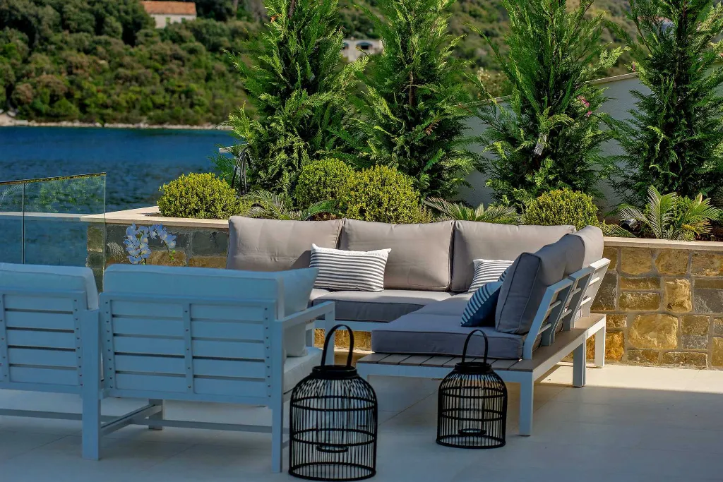 Korčula Seafront Villa for 8 with Infinity Pool