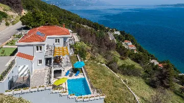 Villa with Heated Outdoor Pool in Mimice (6+2)