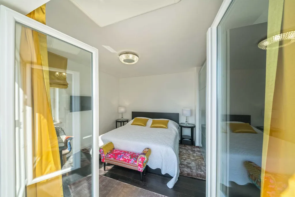 Villa with Heated Outdoor Pool in Mimice (6+2)