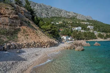 Villa with Heated Outdoor Pool in Mimice (6+2)