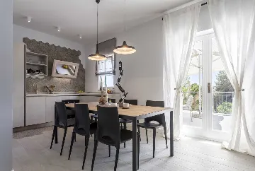 3-Bedroom Villa with Outdoor Pool in Sumartin