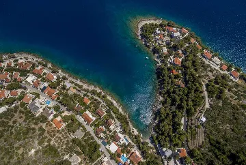 3-Bedroom Villa with Outdoor Pool in Sumartin