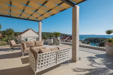 Milna 4-Bedroom Villa with Heated Pool