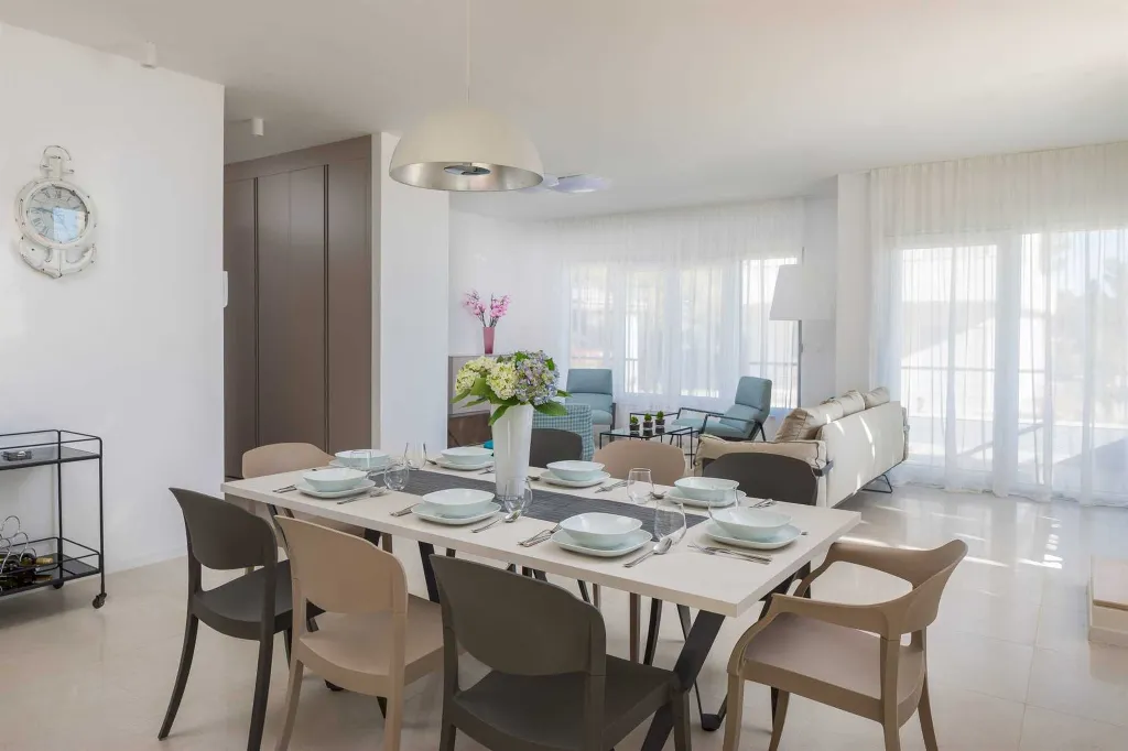 Milna 4-Bedroom Villa with Heated Pool