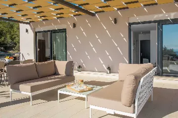 Milna 4-Bedroom Villa with Heated Pool