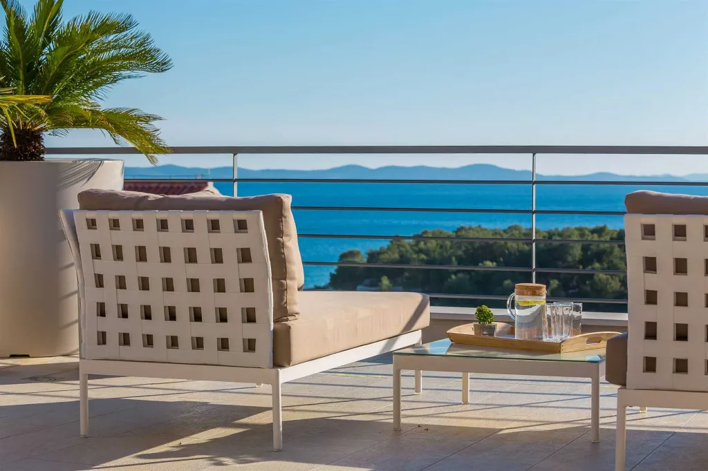 Milna 4-Bedroom Villa with Heated Pool