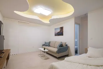 Milna 4-Bedroom Villa with Heated Pool