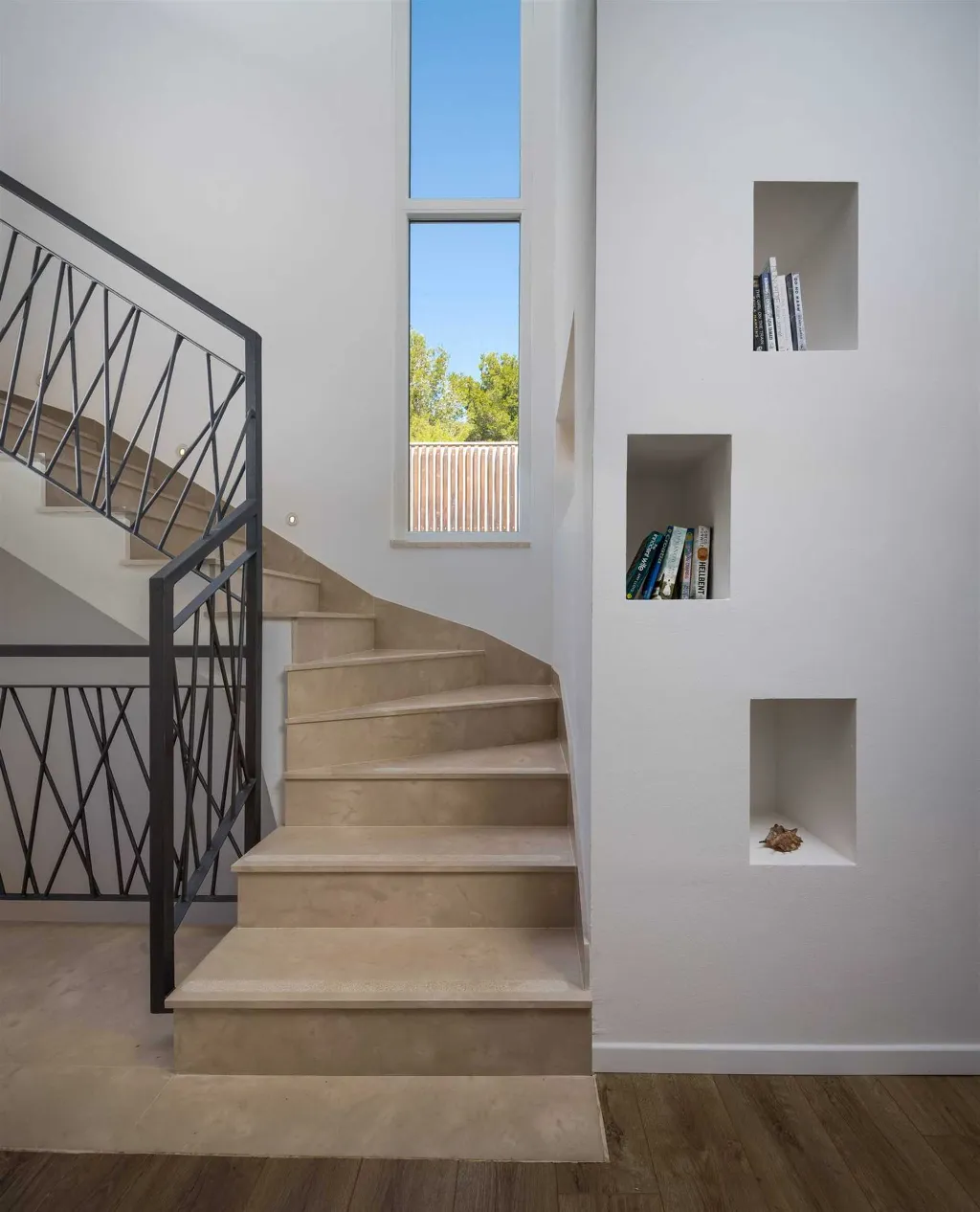 Milna 4-Bedroom Villa with Heated Pool