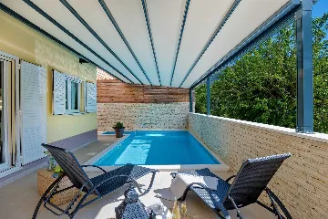 Split Villa in Zrnovnica with Heated Pool