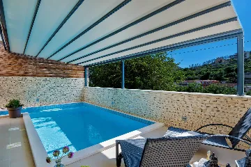 Split Villa in Zrnovnica with Heated Pool