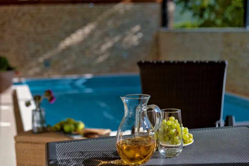 Split Villa in Zrnovnica with Heated Pool