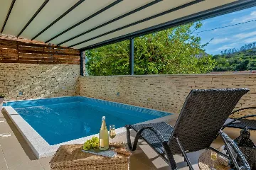 Split Villa in Zrnovnica with Heated Pool