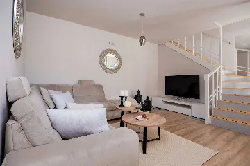 Split Villa in Zrnovnica with Heated Pool