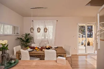 Split Villa in Zrnovnica with Heated Pool