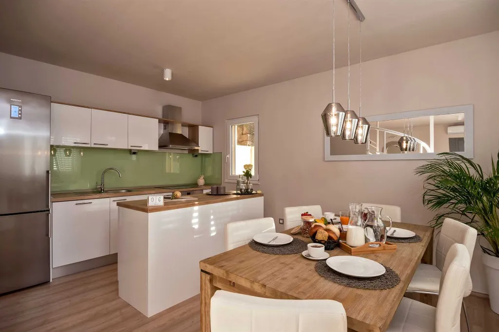 Split Villa in Zrnovnica with Heated Pool
