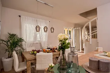 Split Villa in Zrnovnica with Heated Pool