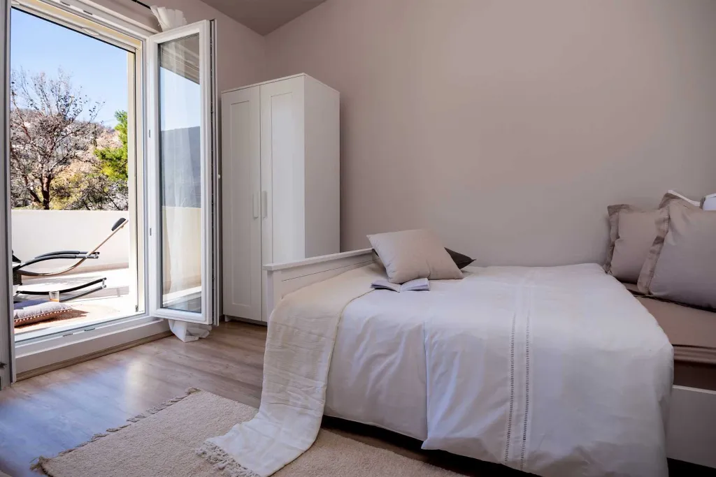 Split Villa in Zrnovnica with Heated Pool