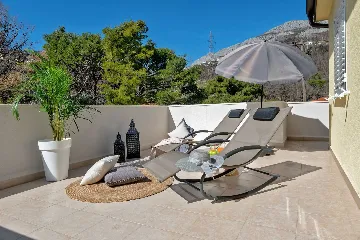 Split Villa in Zrnovnica with Heated Pool