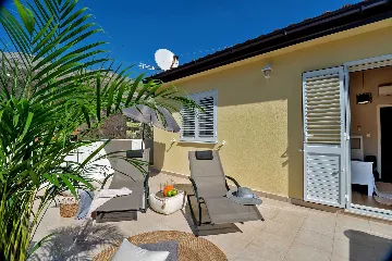 Split Villa in Zrnovnica with Heated Pool