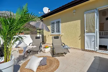Split Villa in Zrnovnica with Heated Pool
