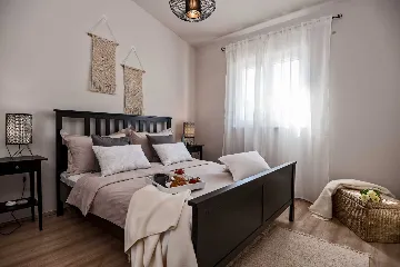 Split Villa in Zrnovnica with Heated Pool