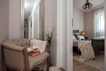 Split Villa in Zrnovnica with Heated Pool