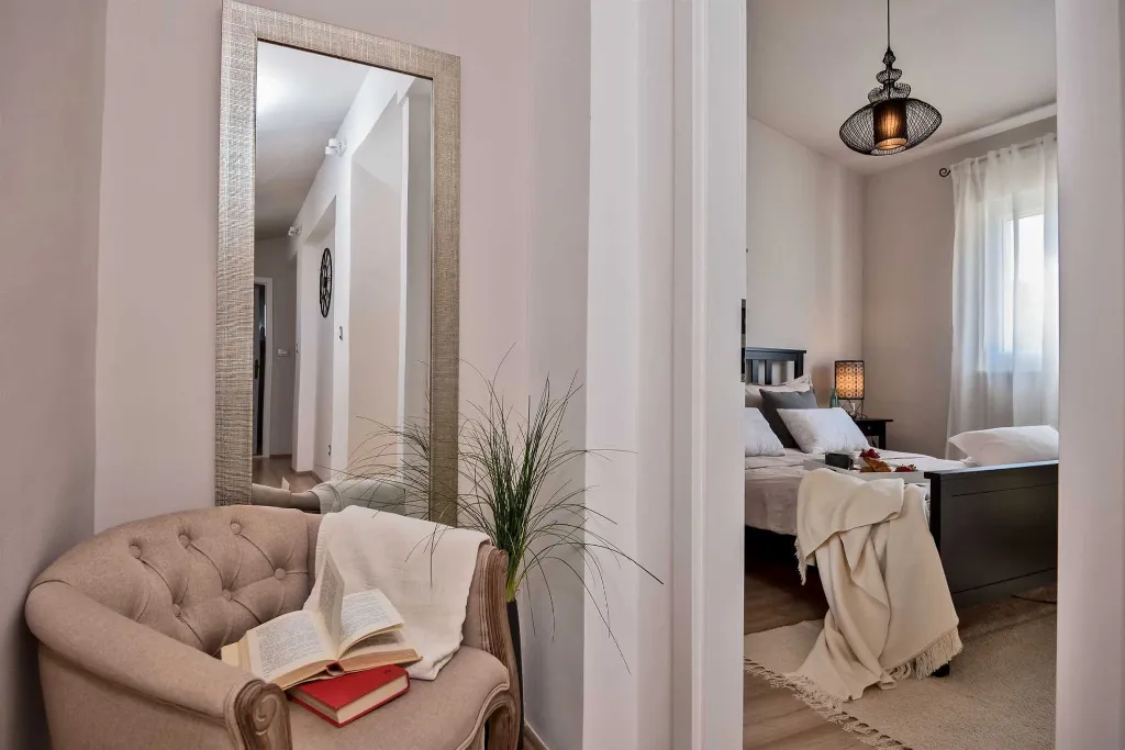 Split Villa in Zrnovnica with Heated Pool