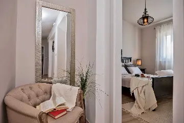 Split Villa in Zrnovnica with Heated Pool