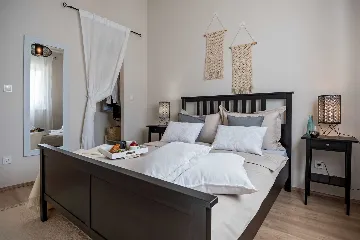 Split Villa in Zrnovnica with Heated Pool