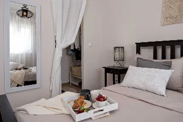 Split Villa in Zrnovnica with Heated Pool