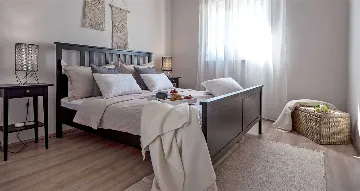 Split Villa in Zrnovnica with Heated Pool